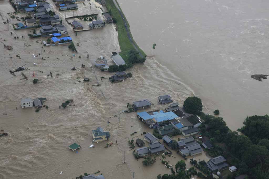 鬼怒川はん濫地点空撮写真　提供：国土交通省関東地方整備局