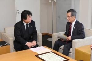 長野県農業会議会長賞表敬訪問の様子