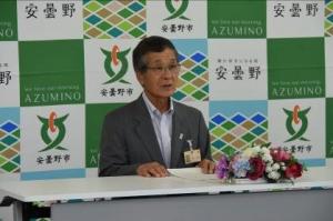 定例記者会見を行う宮澤市長