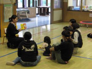 児童館・読み聞かせ10月の様子