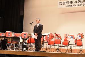 コンサート市長あいさつの様子