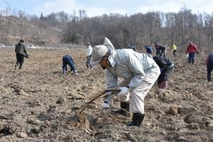 荒廃農地再生作業の様子