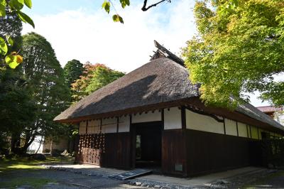 安曇野高橋節郎記念美術館にある建物の写真