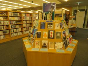 中央図書館　8月一般テーマ展示「地球浪漫」