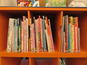 児童書コーナーテーマ展示 「きょうだい」②