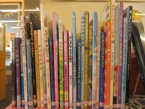 児童書 ミニコーナー 「まいご」②