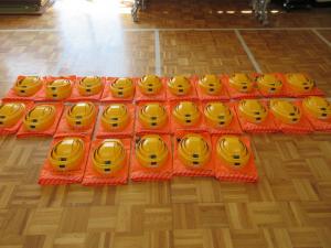 下飯田区自主防災会折りたたみヘルメット①