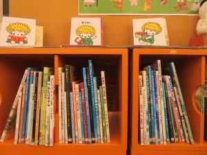 児童書コーナー 「耳をすます」②