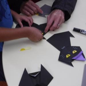 黒ねこの顔を書きます