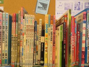 児童書コーナー テーマ展示裏②