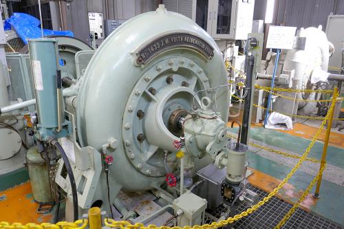 中房川の宮城第一発電所で、1904年からから現在まで現役で稼働しているドイツ製の発電機